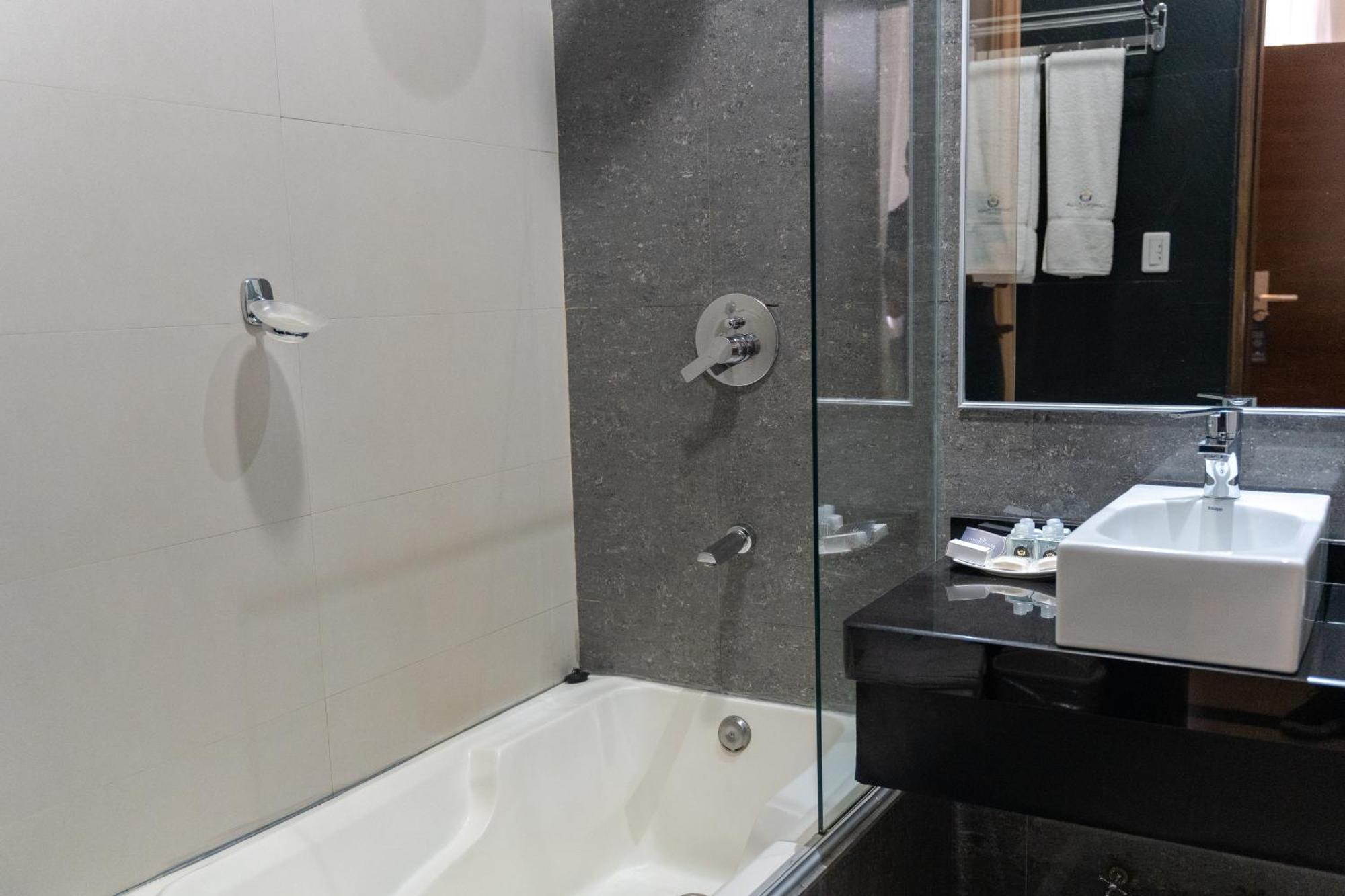 Camino Plaza Hotel Cochabamba Luaran gambar